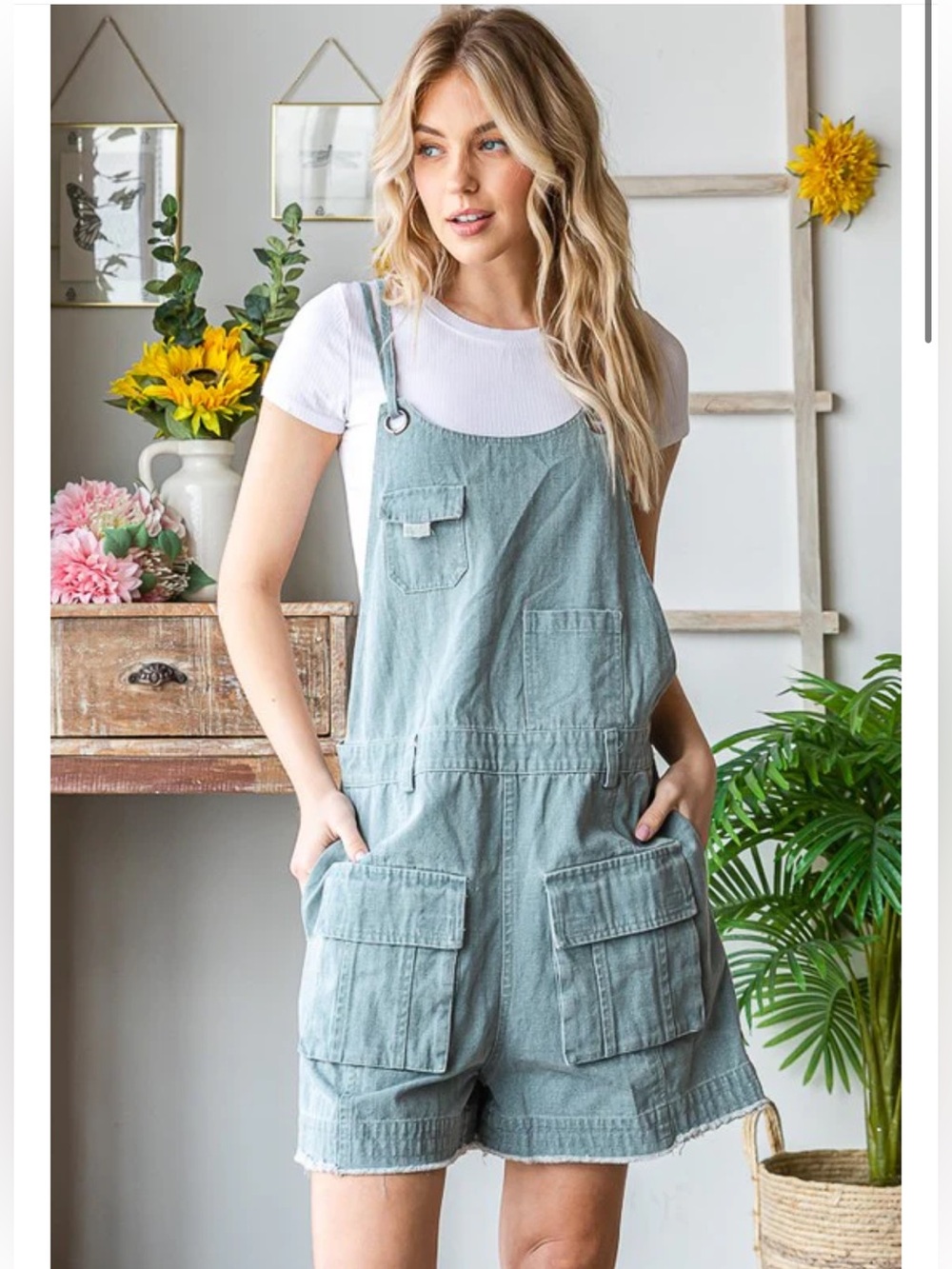 New: Oli & Hali Boho Mineral Washed Cargo Pocket Shorts Romper• Large - Picture 3 of 8